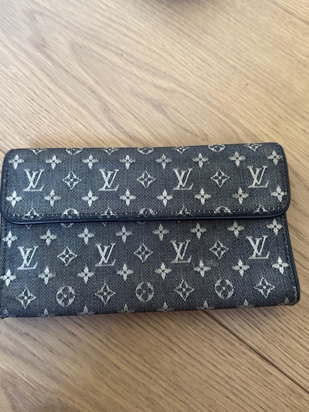 Louis Vuitton Black Monogram Canvas Key & Card Holder